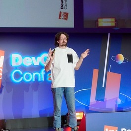 Петр Артамонов 