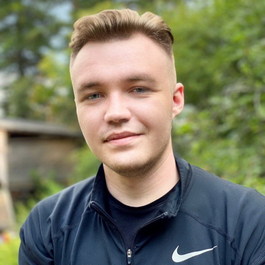 Максим Трогаев 