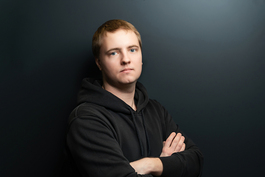 Денис Плотников 