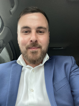 Олег Новиков